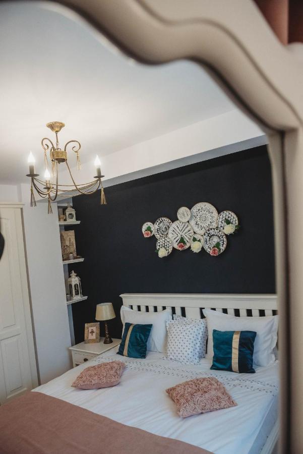 La Contessa Apartament Targu Neamt Exteriér fotografie